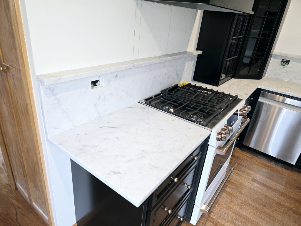 18 inch backsplash Marble